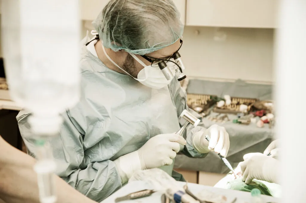 zahnimplantate-koeln-hammer